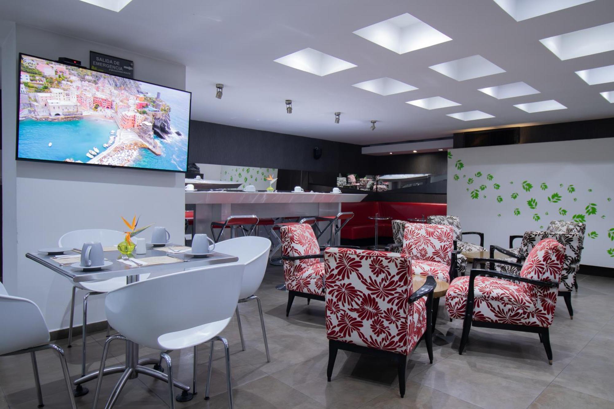 San Simon Hotel Pereira By Soratama 외부 사진 The lounge at the airport